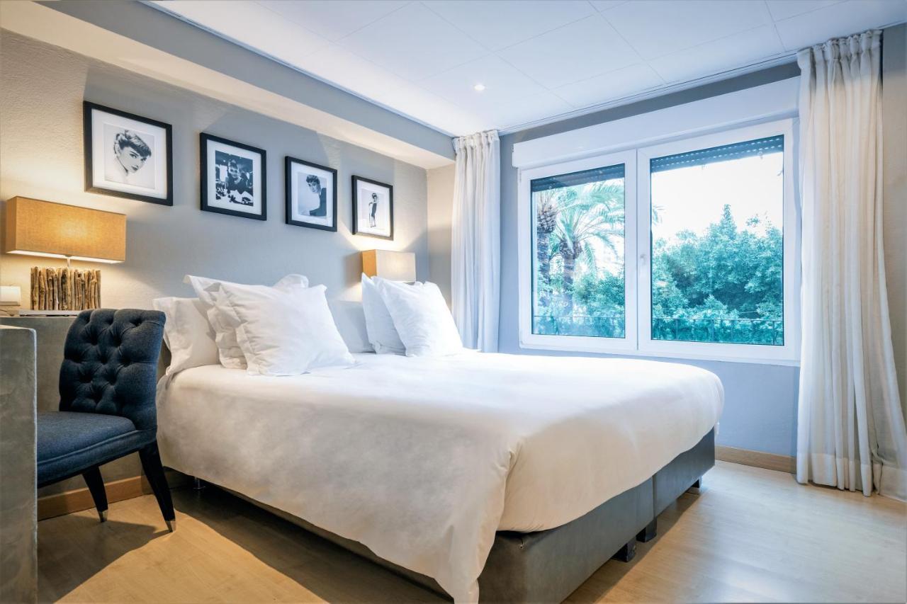 Habitación con cama grande